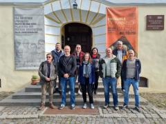 684684053 1655779826088737 1231028668386001676 N